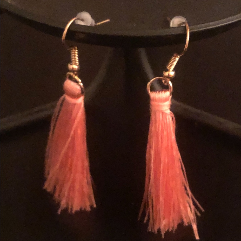 🧡SALE $5 Handmade Brand New Pink Tassel Earrings.